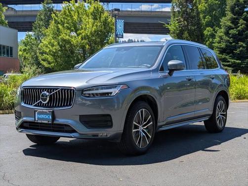 2020 Volvo XC90 T6 Momentum
