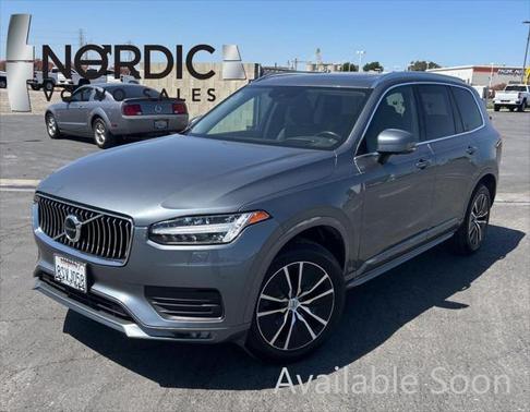 2020 Volvo XC90 T6 Momentum