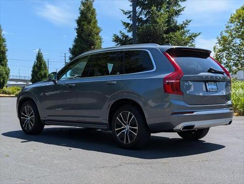 2020 Volvo XC90 T6 Momentum