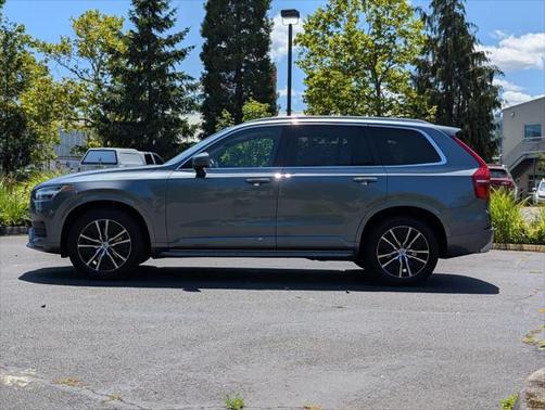 2020 Volvo XC90 T6 Momentum