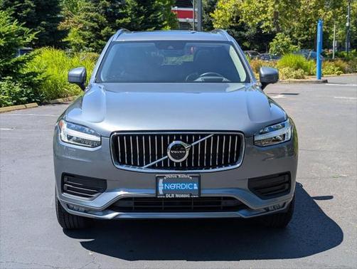 2020 Volvo XC90 T6 Momentum
