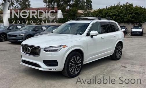 2022 Volvo XC90 T5 Momentum