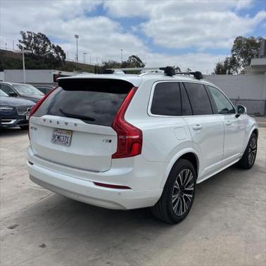 2022 Volvo XC90 T5 Momentum