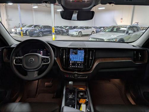 Crystal White Metallic 2023 Volvo XC60 B5 Plus Dark Theme