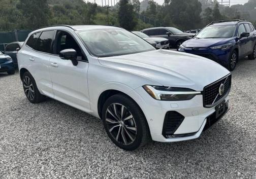Crystal White Metallic 2023 Volvo XC60 B5 Plus Dark Theme