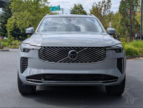 Vapour Grey 2025 Volvo XC90 B6 Plus 7-Seater