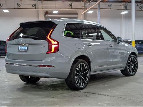 Vapour Grey 2025 Volvo XC90 B6 Plus 7-Seater