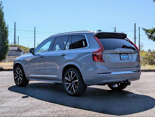 2024 Volvo XC90 B6 Plus Bright Theme 6-Seater
