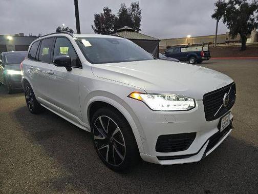 2023 Volvo XC90 Recharge Plug-In Hybrid T8 Ultimate Dark Theme 7-Seater