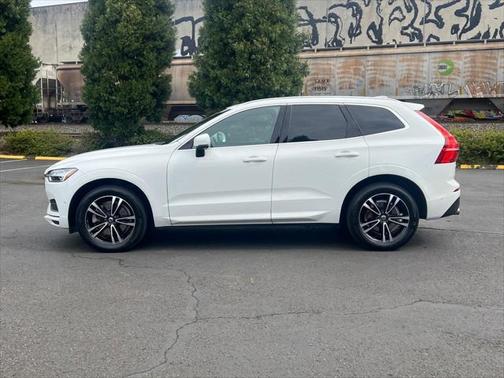2018 Volvo XC60 T6 Momentum