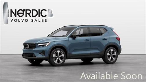 2024 Volvo XC40 B5 AWD Hybrid CORE w/High Performance Audio, Leather Interior, Panoramic Roof & Heated Seats