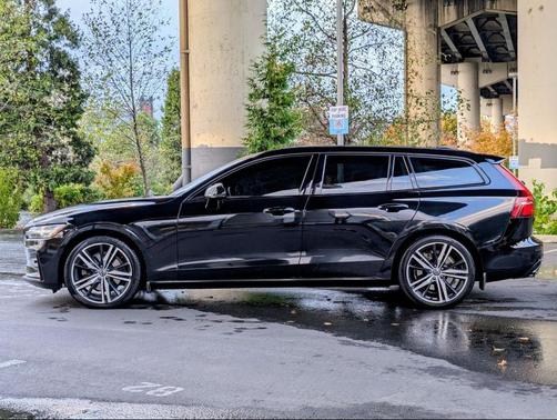 2020 Volvo V60 T5 R-Design