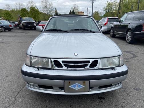 Photo 4 of 24 of 2003 Saab 9-3 SE