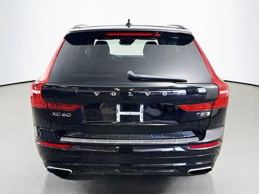 2021 Volvo XC60 T5 R-Design