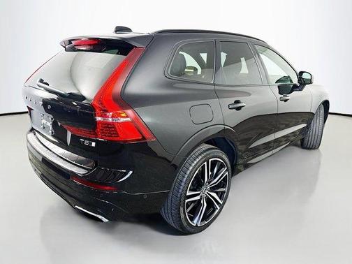 2021 Volvo XC60 T5 R-Design
