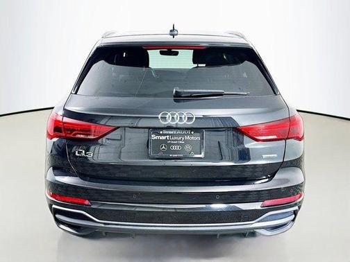 Mythos Black Metallic 2025 Audi Q3 45 S line Premium
