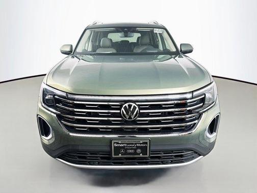 Avocado Green Pearl 2026 Volkswagen Atlas 2.0T SEL