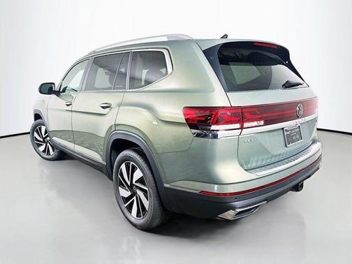 Avocado Green Pearl 2026 Volkswagen Atlas 2.0T SEL
