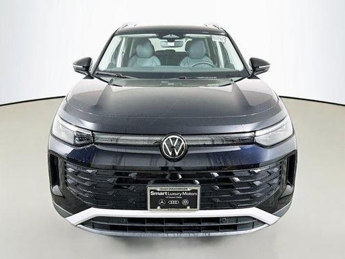 Deep Black Pearl 2026 Volkswagen Tiguan 2.0T SE