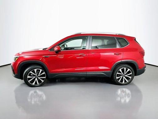 Kings Red 2023 Volkswagen Taos 1.5T SE