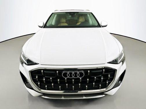 2025 Audi Q8 Premium Plus