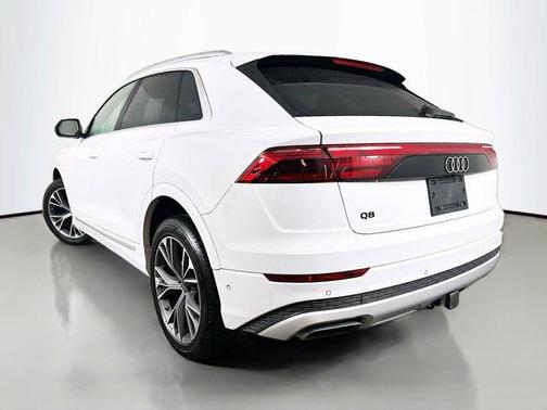 2025 Audi Q8 Premium Plus