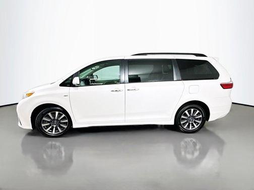 2018 Toyota Sienna XLE Premium