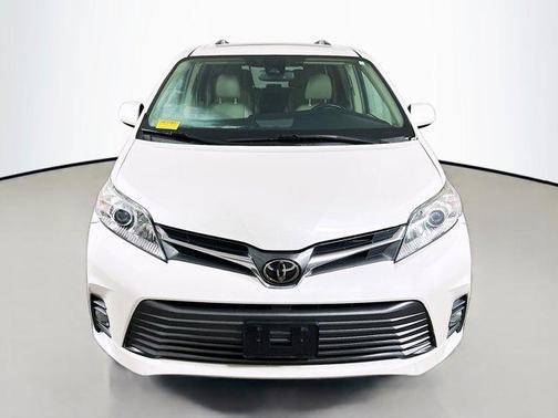 2018 Toyota Sienna XLE Premium