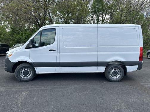 Arctic White 2026 Mercedes-Benz Sprinter 2500 Standard Roof