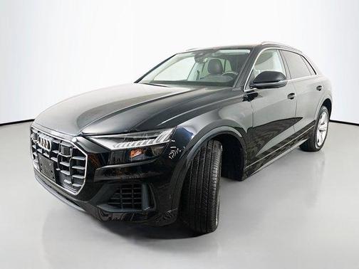 Mythos Black Metallic 2023 Audi Q8 Premium