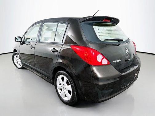 2011 Nissan Versa 1.8 SL