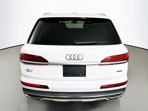 2023 Audi Q7 55 Premium Plus