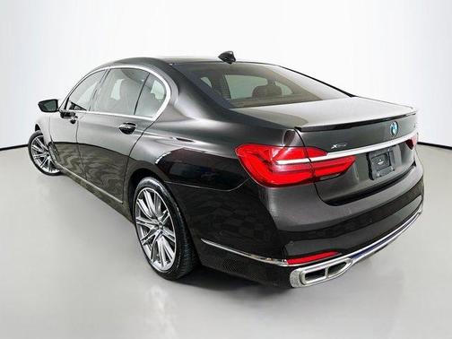 2016 BMW 750 i xDrive