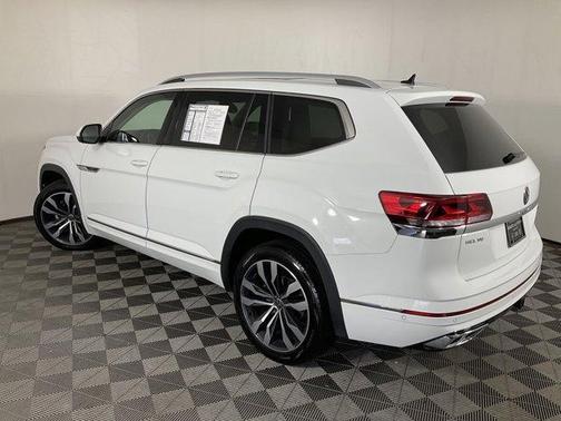 Photo 4 of 29 of 2021 Volkswagen Atlas 3.6 V6 SEL Premium R-Line