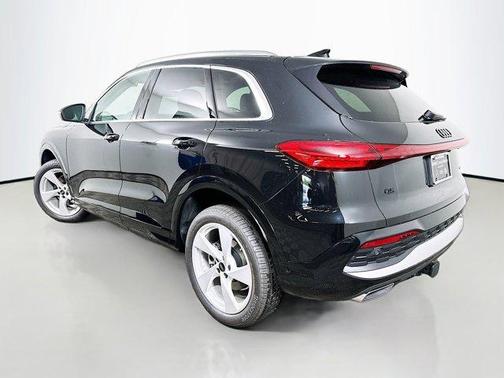 2025 Audi Q5 2.0T quattro Premium