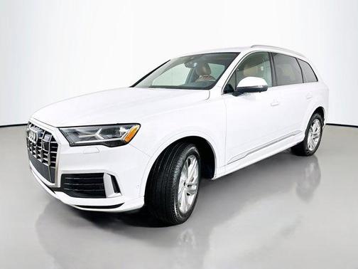 2022 Audi Q7 45 Premium Plus