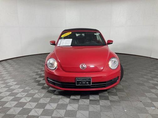 Photo 2 of 26 of 2014 Volkswagen Beetle 1.8T