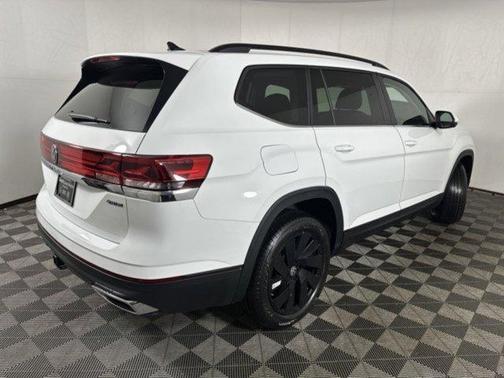 2025 Volkswagen Atlas 2.0T SE