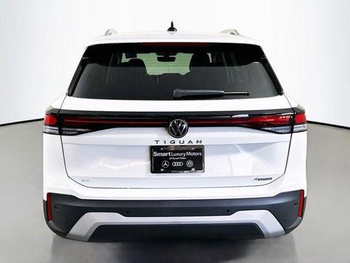 2025 Volkswagen Tiguan 2.0T SE