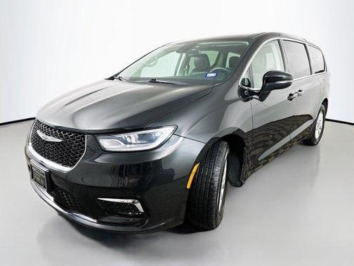 2023 Chrysler Pacifica Touring-L