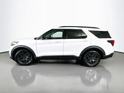 White Metallic 2025 Ford Explorer ST-Line