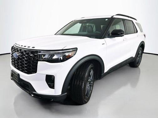 White Metallic 2025 Ford Explorer ST-Line