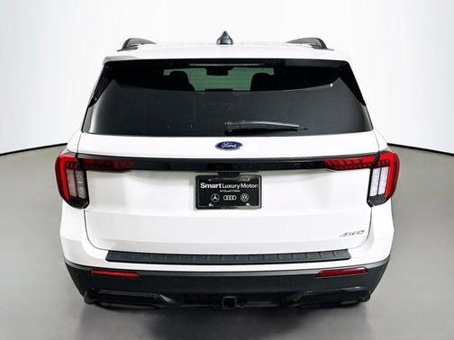 White Metallic 2025 Ford Explorer ST-Line