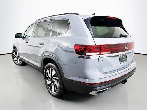 Pure Gray 2026 Volkswagen Atlas 2.0T SE W/TECHNOLOGY