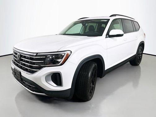 Opal White Pearl 2026 Volkswagen Atlas 2.0T SE W/TECHNOLOGY