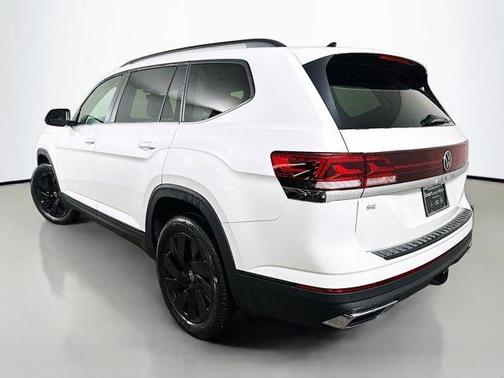 Opal White Pearl 2026 Volkswagen Atlas 2.0T SE W/TECHNOLOGY