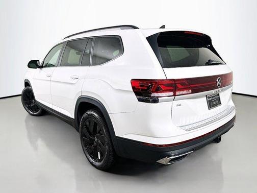 Opal White Pearl 2026 Volkswagen Atlas 2.0T SE W/TECHNOLOGY