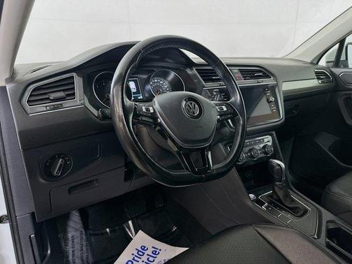 Pure White 2018 Volkswagen Tiguan 2.0T SE