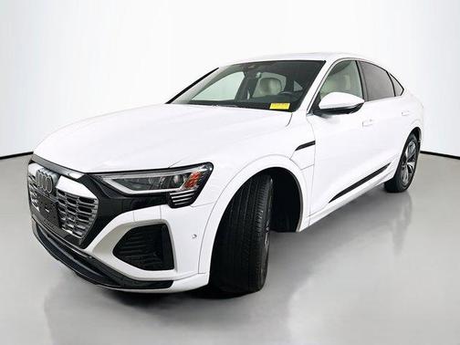 2024 Audi Q8 e-tron S line Premium