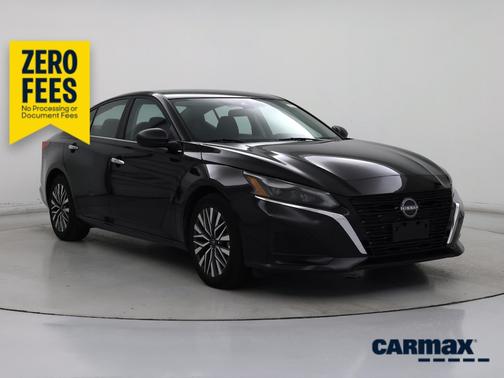Black 2025 Nissan Altima SV